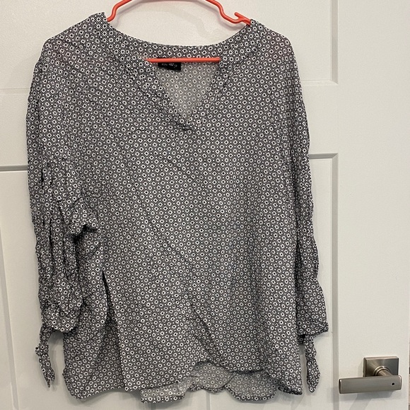 Jones New York Navy and White Blouse - Picture 1 of 2